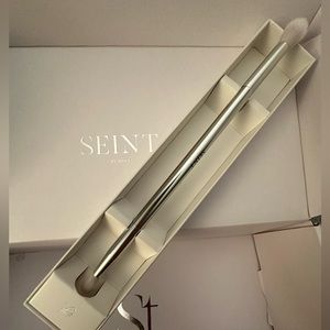 Seint Eyeshadow brush, brand new